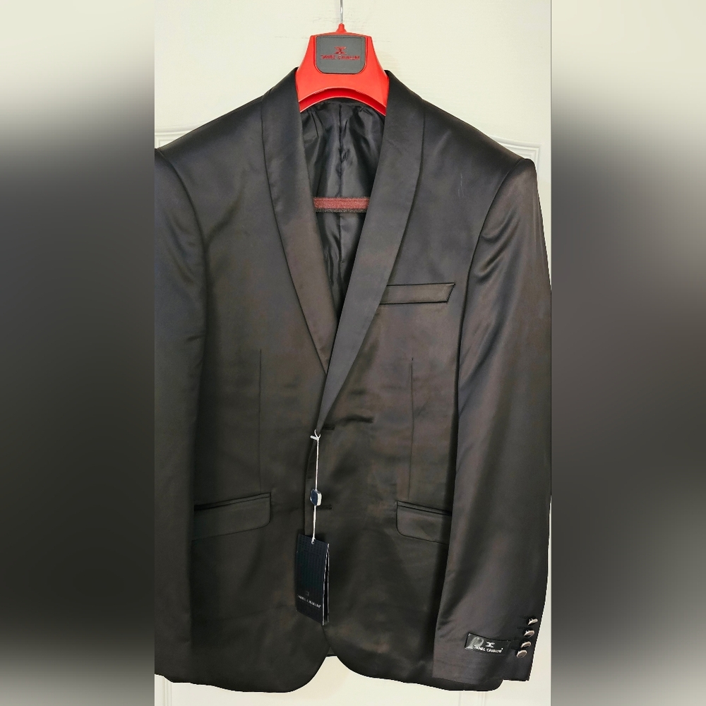 Daniel Cavallini 2 Pc Suit Size 42R New With Tags.